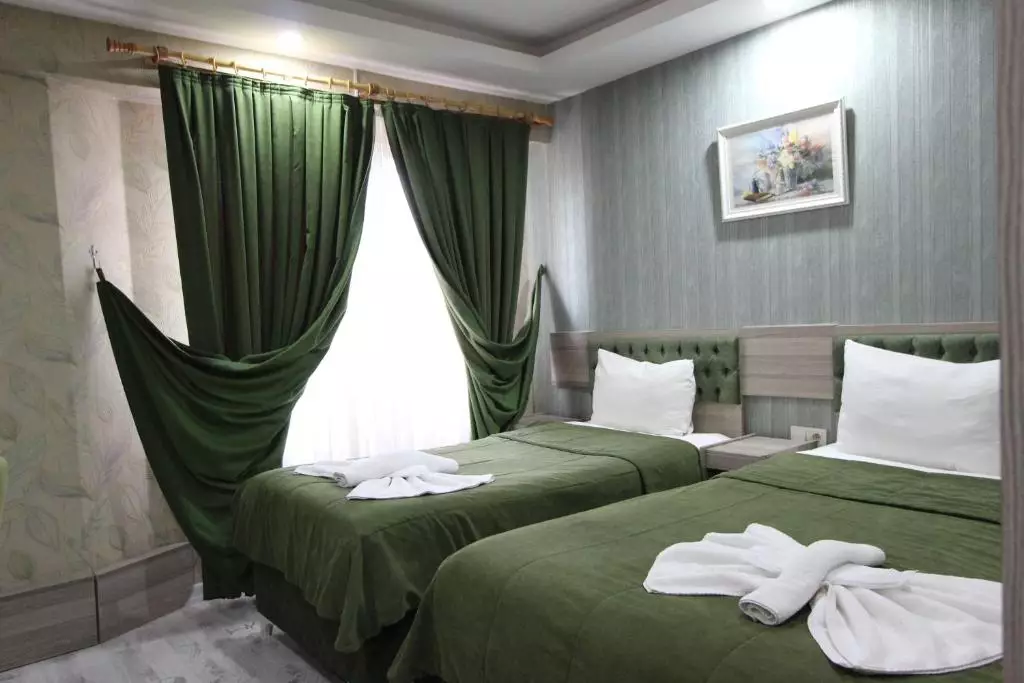 اتاق kaya madrid hotel